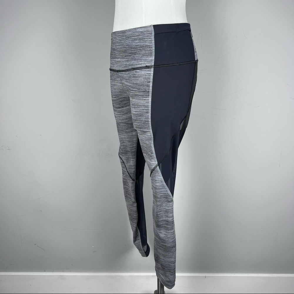 Like New-Lululemon Grey Striped Mesh Running Leggings with Zipper Pocket Size 8 - Picture 4 of 14